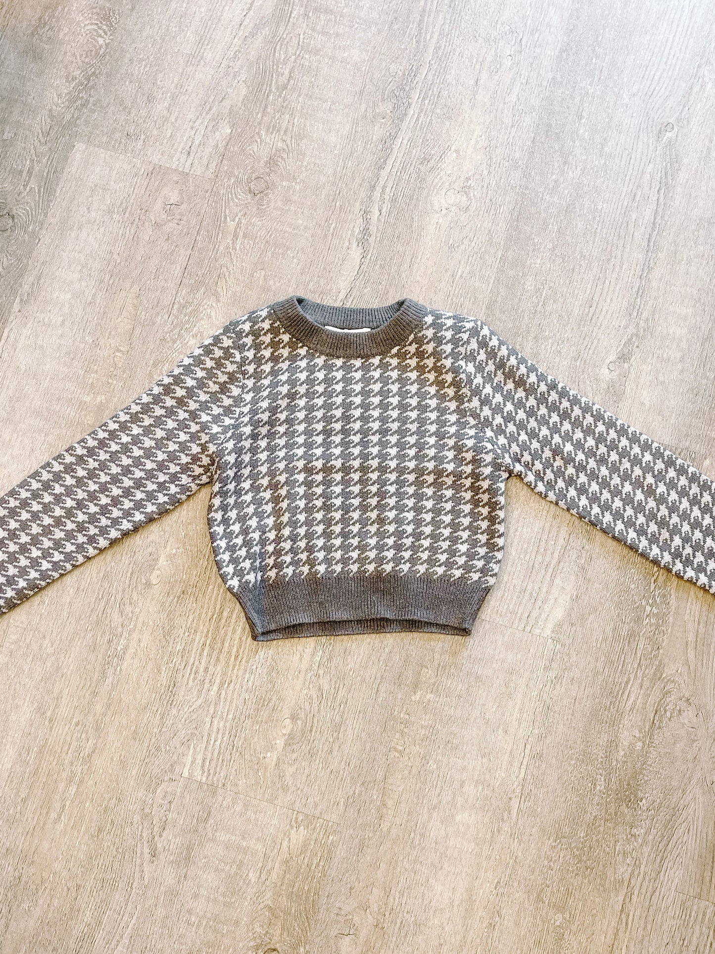 Gray and white houndstooth London Dreams cropped sweater