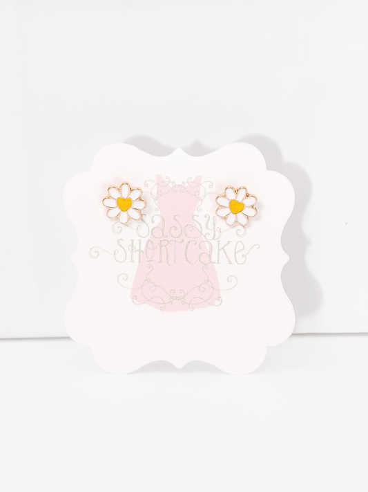 Daisy Love gold-tone daisy earrings with yellow heart centers
