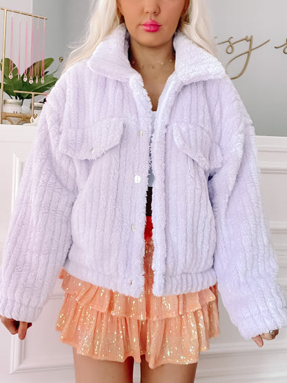 Lilac fluffy teddy jacket with button closure
