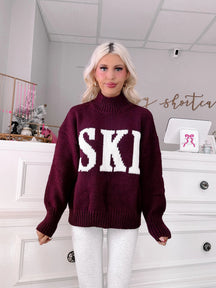 Après Ski Sweater - Sassy Shortcake - burgundy SKI sweater front view relaxed fit on mode