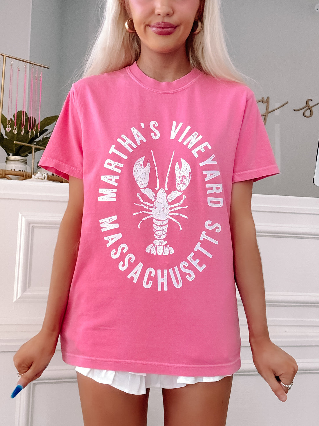 Relaxed-fit pink tee featuring lobster and Massachusetts text.