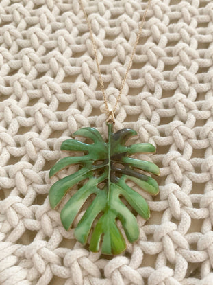 Painted Pretty Palm Necklace: Green monstera leaf pendant on gold chain
