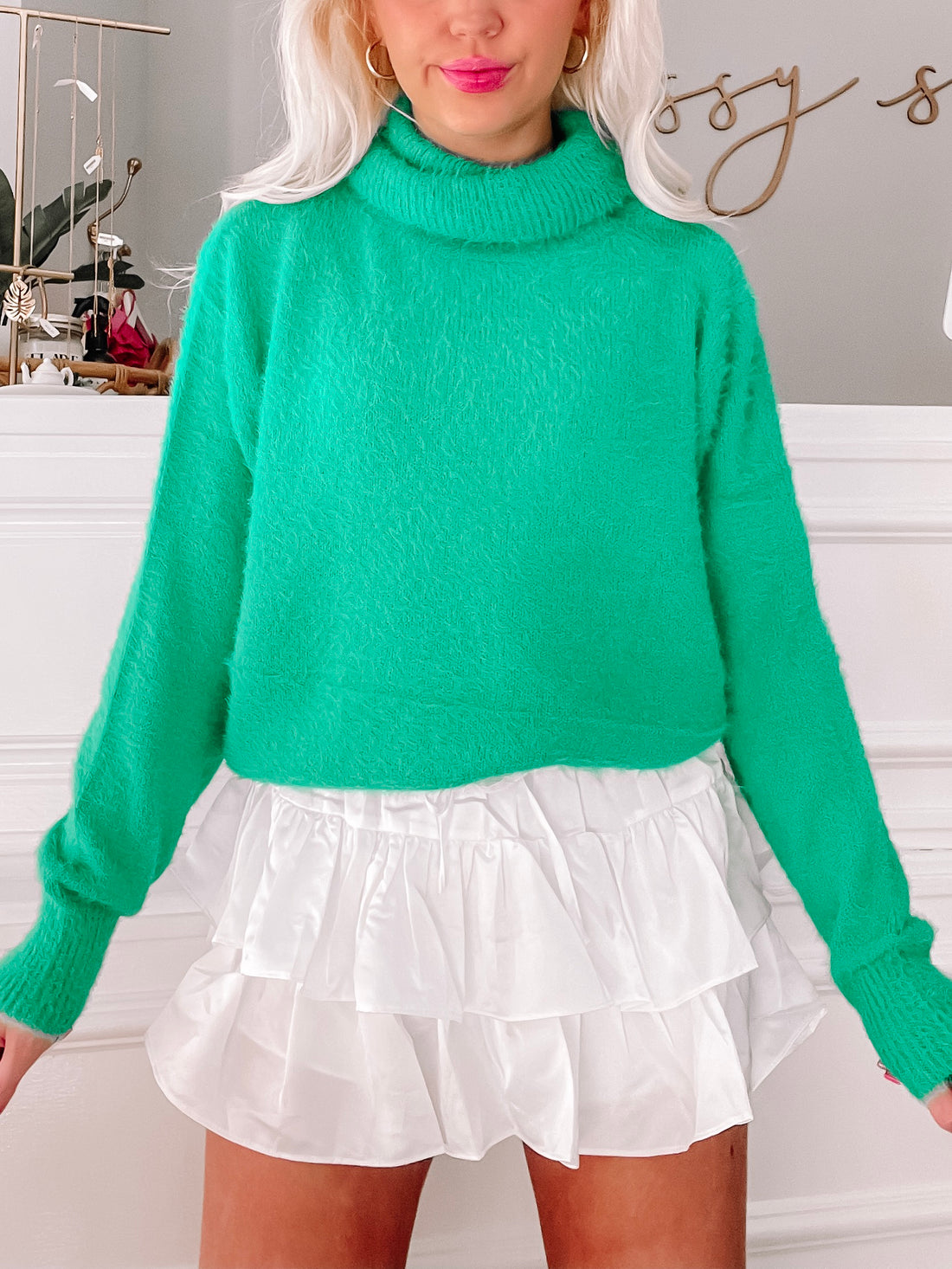 Perla Sweater in green: fuzzy, cropped turtleneck sweater

