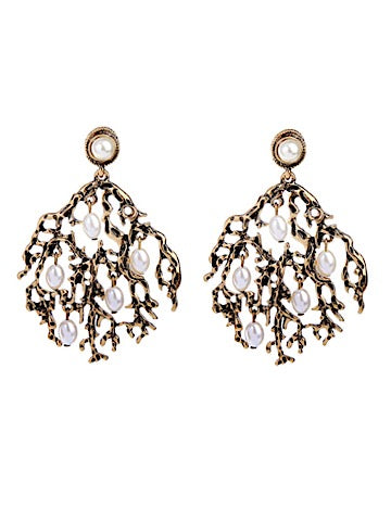 Oceanside Treasure Earrings | brass colored branch earrings with pearls | sassyshortcake.com | Sassy Shortcake