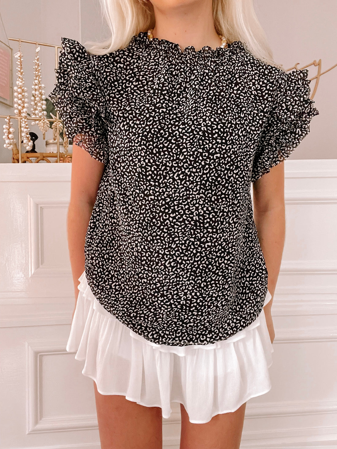 Black & white leopard print All That Jazz ruffle top with short sleeves
