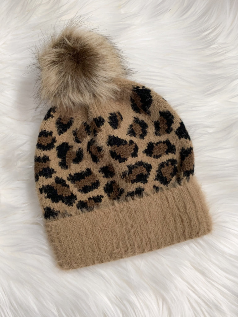 Fuzzy leopard print beanie with pompom

